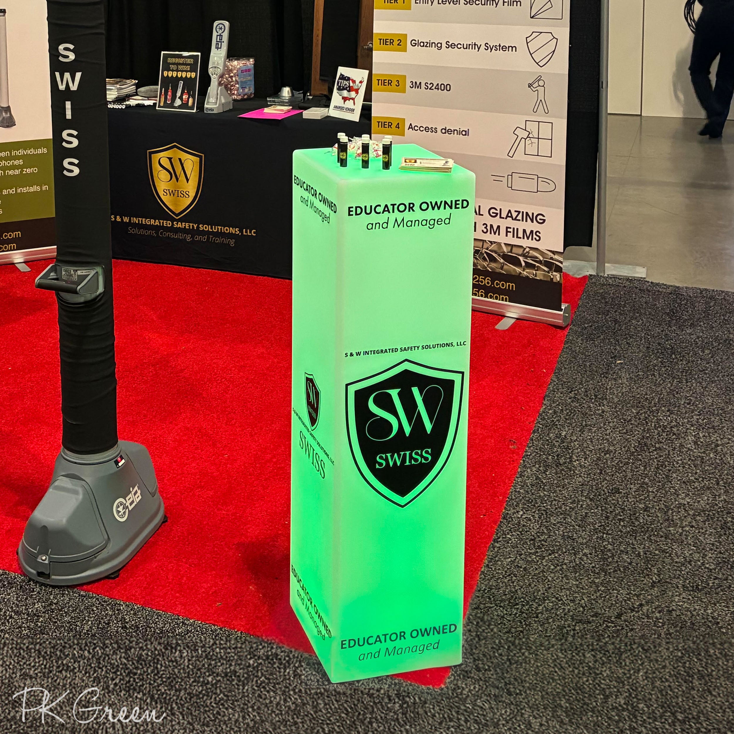 Branded LED Plinth Lightbox, Customisable Column Pillar Lamp, Tall Fre ...